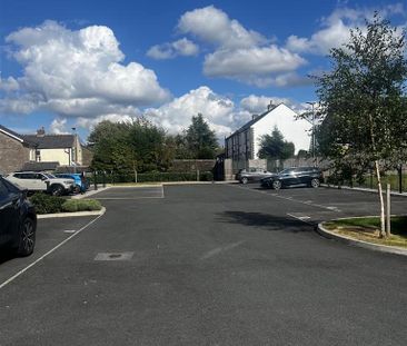 2 bedroom mews to rent - Photo 3