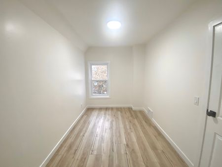 $2,495 / 3 br / 1.5 ba / 1100 sqft 3BR Home in Hamilton - Photo 4