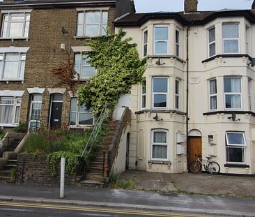 1 bed flat to rent in Luton Road, Chatham, ME4 - Photo 6