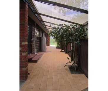 QUIET COURT LOCATION - Photo 2