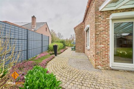 Zeer goed onderhouden woning met 2 slpks (+ mog. tot 2 à 3 extra kamers), overdekt terras en mooie tuin! - Photo 2