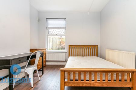 6 bed Mid Terraced House for Rent - Photo 4