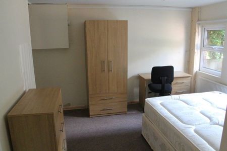 5 Bed - 4 St. Anns Mount, Burley, Leeds - LS4 2PH - Student - Photo 5