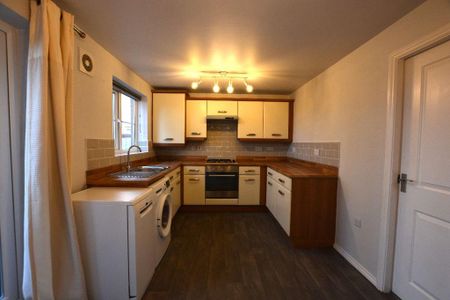 3 bedroom terraced house to rent - Photo 2