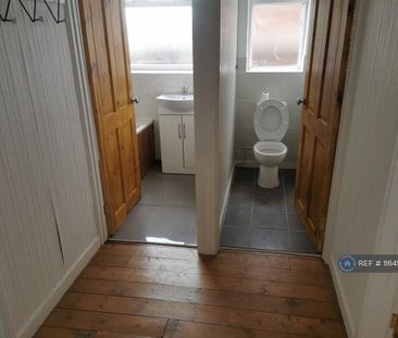 3 bedroom bungalow to rent - Photo 2