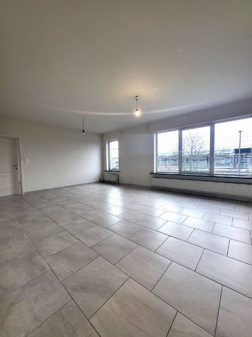 CENTRAAL GELEGEN APPARTEMENT MET 2 SLAAPKAMERS TE HUUR - VLAKBIJ STATION SINT-NIKLAAS - Foto 4