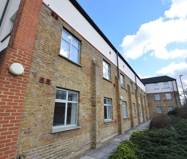 Flat to rent - Bell Green, London, SE26 - Photo 1