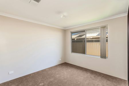 BEST KEPT SECRET IN SECRET HARBOUR ! - Photo 5