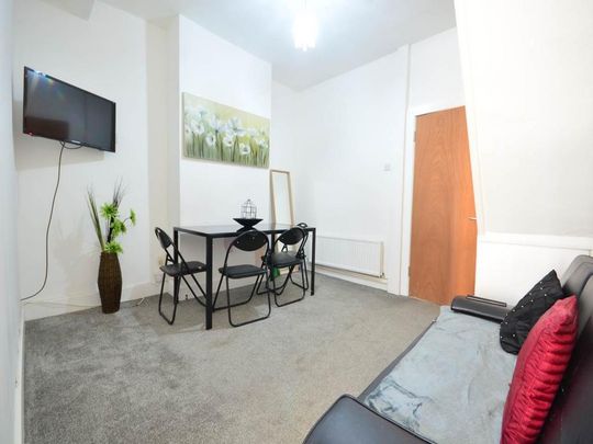 2 bedroom house share to rent - Photo 1