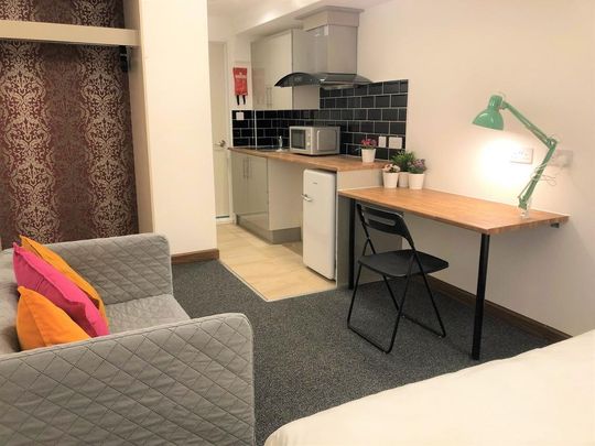 Studio to rent - Photo 1