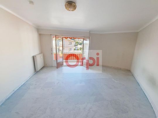 Location Appartement 1 pièce 37m² ST LAURENT DU VAR 06700 - Photo 1