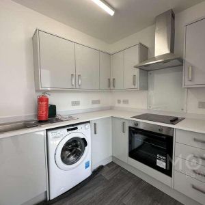 Cheriton Road, Folkestone, CT20 - Photo 2