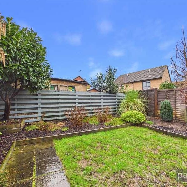 Roycroft Lane, Finchampstead, Wokingham, Berkshire, RG40 - Photo 1