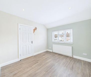 3 bedroom semi-detached house to rent - Photo 4