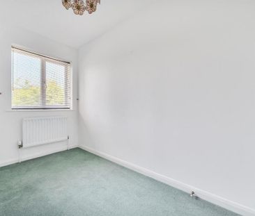 4 bedroom detached house to rent - Photo 3