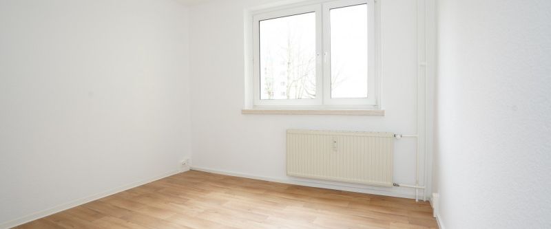 EBK / Balkon / Badewanne - Photo 1