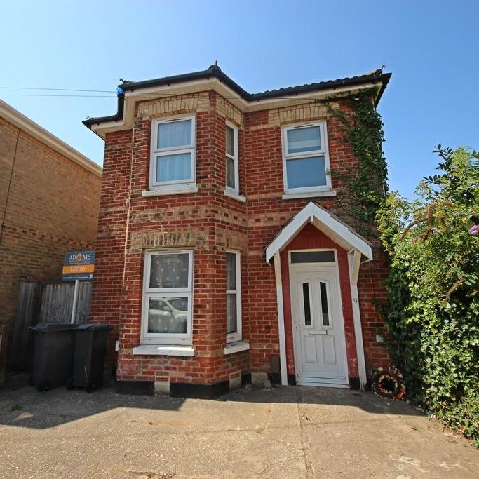 4 bedroom detached house to rent - Photo 1