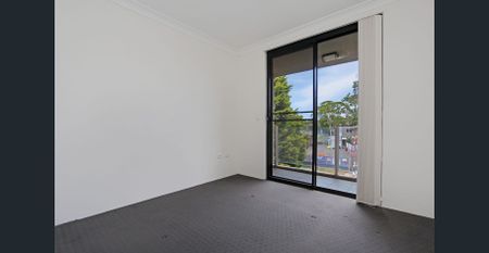 Modern and Spacious Apartment - Photo 3