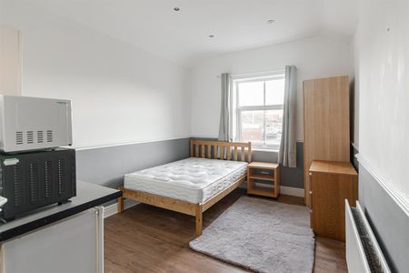 Westgate Road, Newcastle Upon Tyne, Tyne And Wear - Photo 4