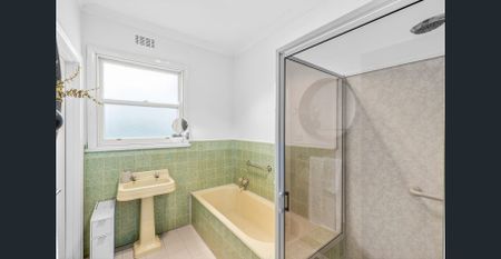 Retro Charm with Modern Touches in a Fabulous Location - Photo 3