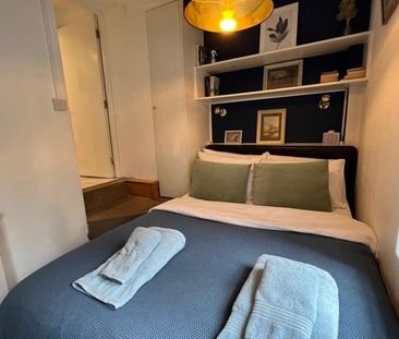 Studio Flat, Charleville Road, W14 - Photo 3