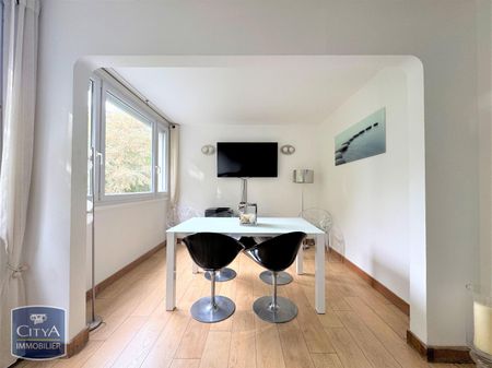 Location Appartement 3 pièces 67m² LILLE 59000 - Photo 4