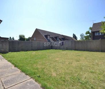 Courts Road, Reading, RG6 - Photo 3