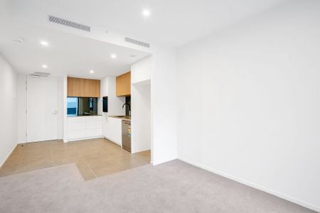 Comfortable One-Bedroom Living in a Lyneham Community - Photo 4