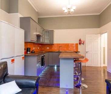 3 bedroom apartment to rent - Photo 4