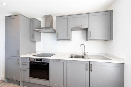 Columbia Drive, Worthing - Photo 2