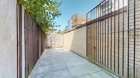 2 bedroom ground floor flat to rent - Photo 2