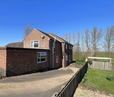 4 bedroom detached house to rent - Photo 3