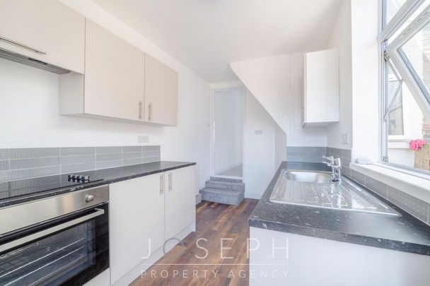 3 bedroom terraced house to rent - Photo 1