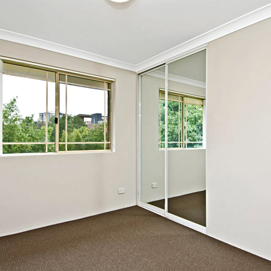 Great Location, Great Value! - Photo 1