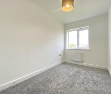 Broomhill Avenue, Waverley, Rotherham - Photo 4