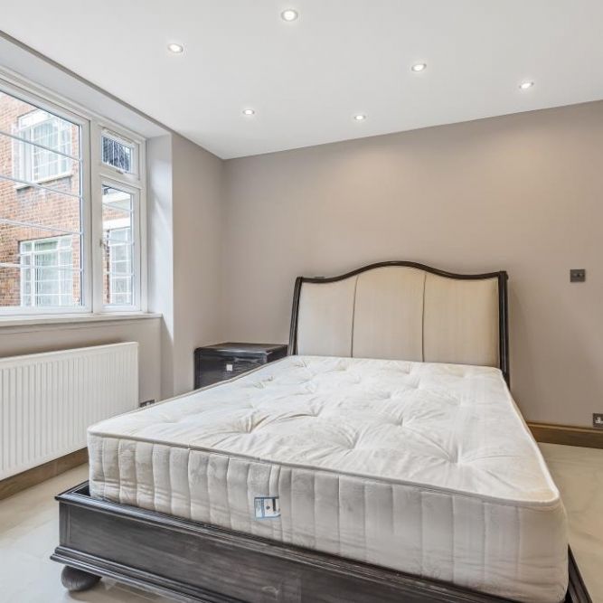 Townshend Court, NW8, London - Photo 1