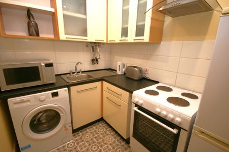 Copland Road, 2 Bed Furnished Apartment, Ibrox – Available 08/12/2025 - Photo 4