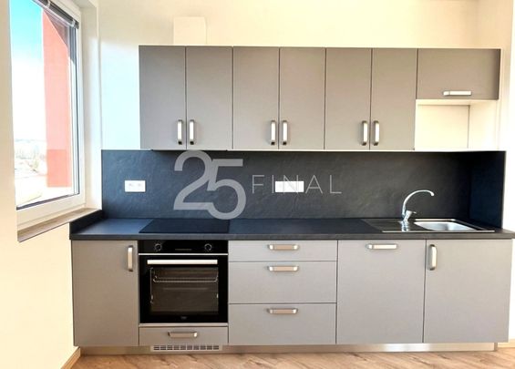 Pronájem bytu 3+kk 89 m², Manželů Burdychových 362, Červený Kostelec - Fotografie 1