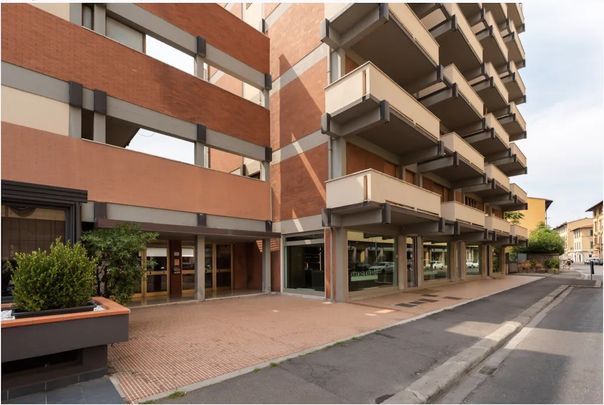 Via del Ponte alle Mosse, Florence, Tuscany 50144 - Photo 1