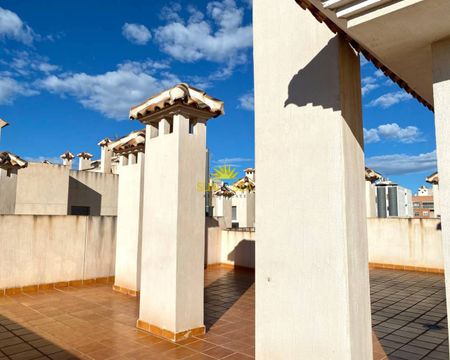 4 BEDROOM PENTHOUSE FOR RENT WITH PRIVATE SOLARIUM IN TORREVIEJA - ALICANTE - Photo 5