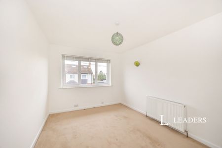 3 bedroom house to rent Invergordon Avenue, Drayton, Portsmouth, Hampshire, PO6 - Photo 3