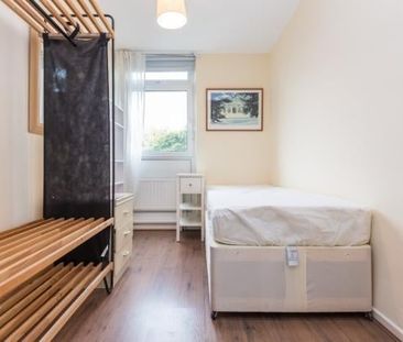 3 Bed Flat, Calgary Court, SE16 - Photo 5