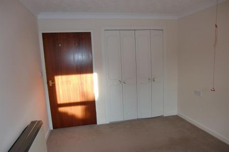 1 bedroom retirement property to rent - Photo 4