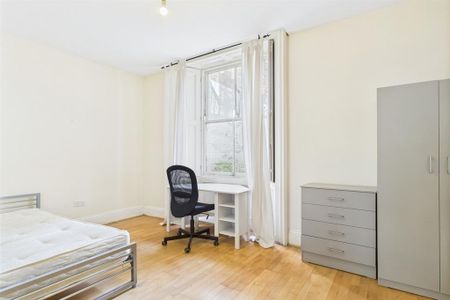 4 bedroom apartment to rent - Photo 3