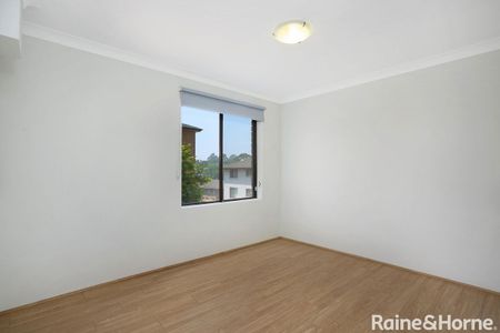 2/82-84 Hunter Street, Hornsby, NSW 2077 - Photo 3