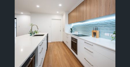 ALL ABOUT LOCATION - Photo 5