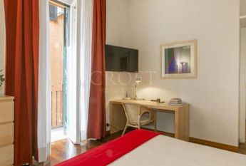 Elegant Apartment in the Heart of Rome: Between Piazza di Spagna and Via del Corso, in residence with dayluy cleaning , A/C wifi , consierge. Rif #1948