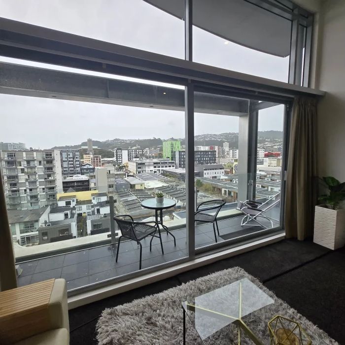 Furnished comfort in the heart of Te Aro - Photo 1