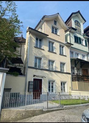 EXCLUSIVE AND FRESHLY RENOVATED - Foto 1