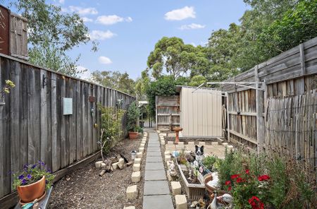 12 White Close, Lilydale - Photo 3